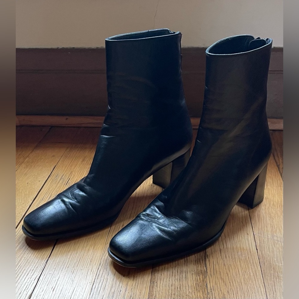 Stuart Weitzman Black Leather Boots.Excellent like new condition!Size 7.5 Narrow